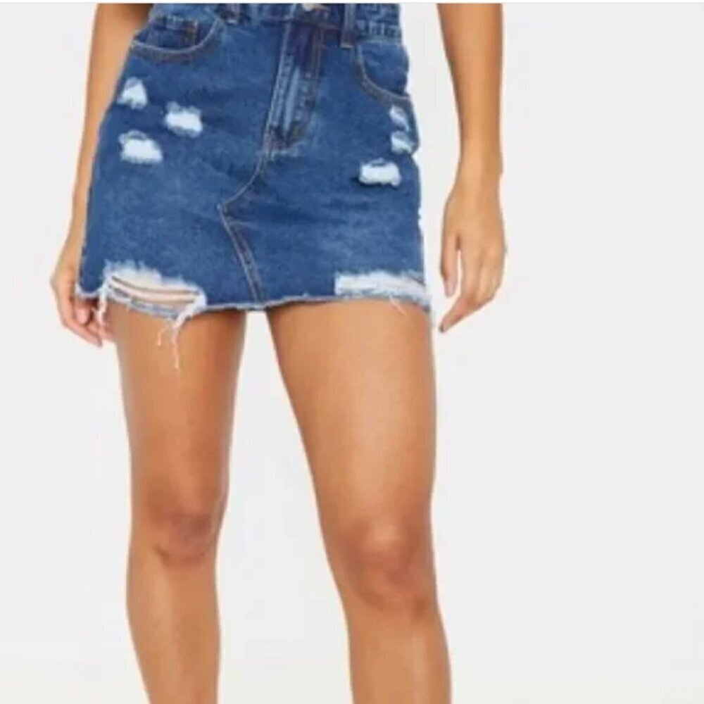 PRETTYLITTLETHING Dark Denim Distressed Mini Skirt SZ US 0 XS